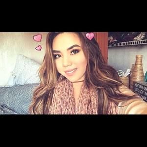 Meet your Posher, Adriana